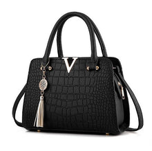 Crocodile leather Women Bag V letters Designer Handbags Luxury quality Lady  Shoulder Crossbody Bags fringed women Messenger Bag