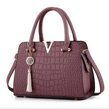 Crocodile leather Women Bag V letters Designer Handbags Luxury quality Lady  Shoulder Crossbody Bags fringed women Messenger Bag